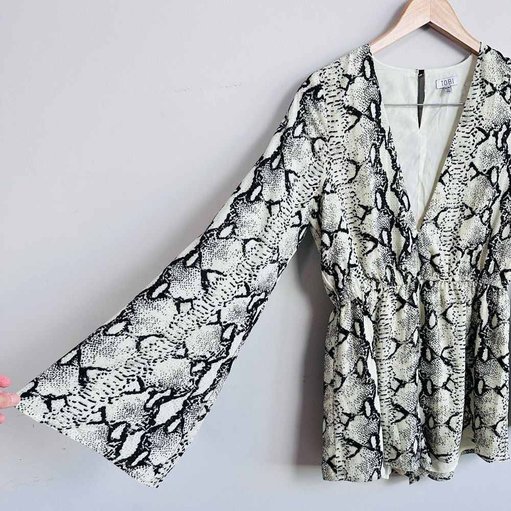 Tobi Snake Print Bell Sleeve Romper Mob Wife Boho Summer Festival Concert Medium